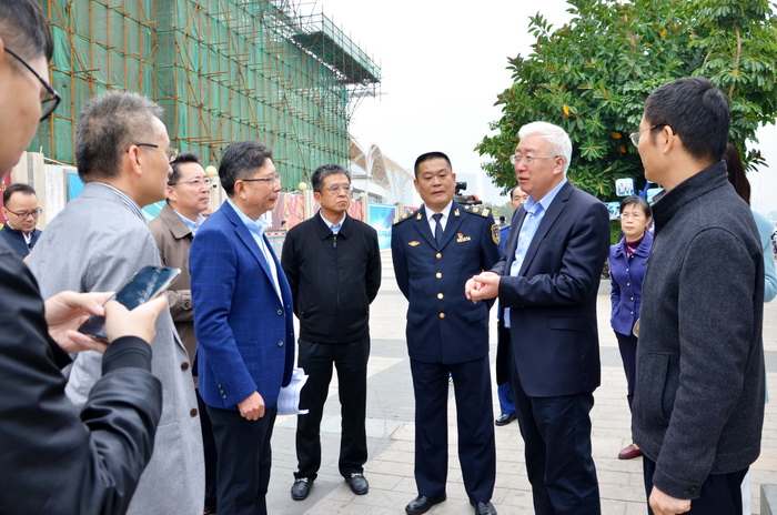 0202【游艇旅游】厦门市副市长韩景义带队检查五缘湾游艇港春节前安全管理和服务保障措施落实情况_调整大小.jpg